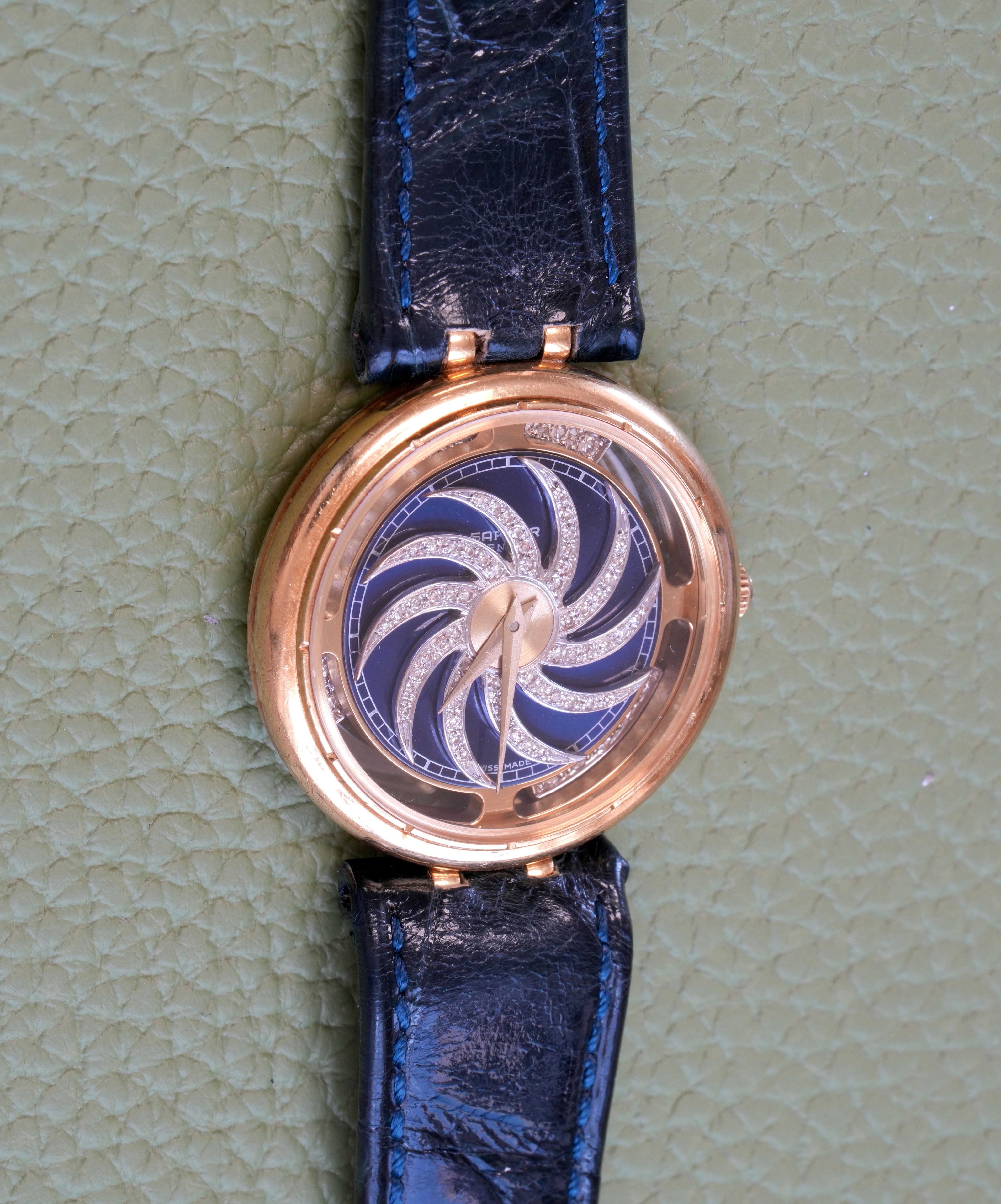 12116